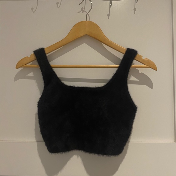 ARITZIA BABATON fuzzy black crop top - Picture 1 of 4